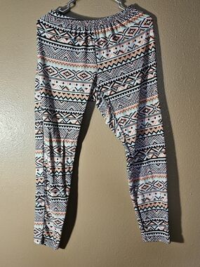 Bobbie Brooks Black, White & Peach Aztec Print Leggings Women's Size 1X Plus
